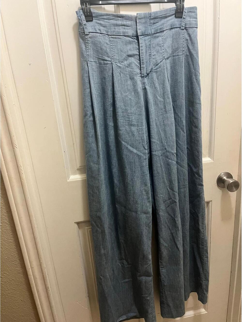 Alice + Olivia jeans Women's sz 10 wide leg high rise